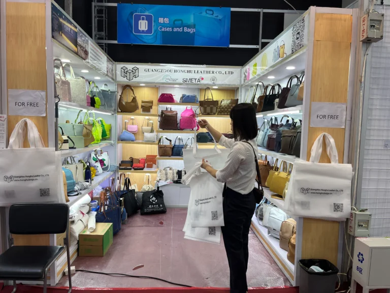 Honghu Vegan Leather Handbag Manufacturer (1)