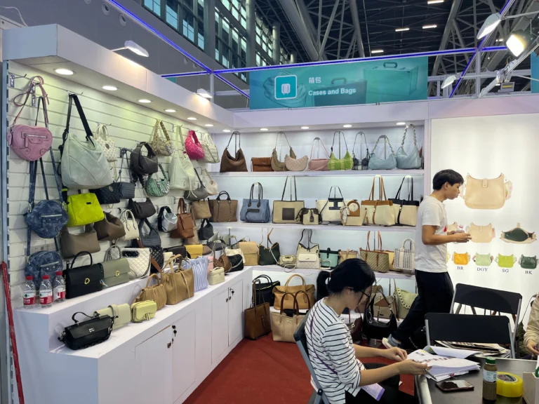 Honghu Vegan Leather Handbag Manufacturer (1)